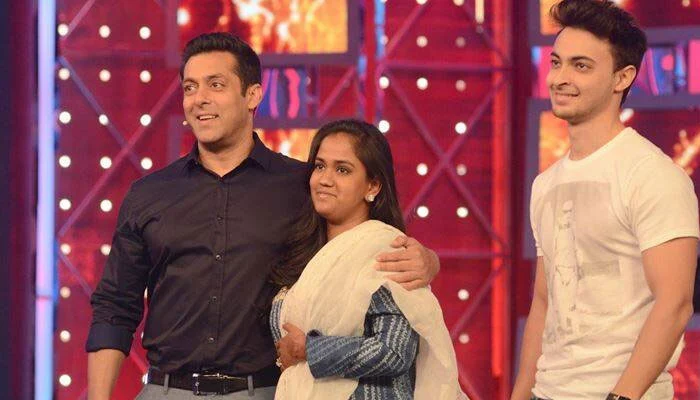 Salman Khan Gives a Meaningful Gift