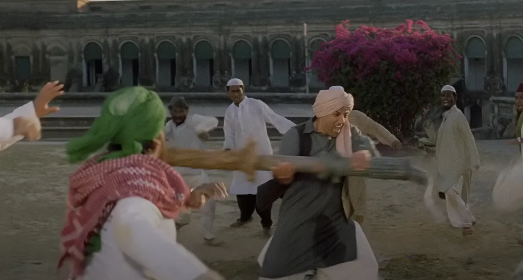 Bollywood Trivia: In the movie "Gadar: Ek Prem Katha" (2001), the Lahore scenes were filmed at a school in Lucknow!