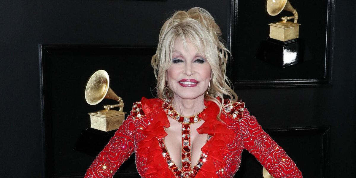 Dolly Parton puts her career 'on hold' to be with her husband, who is  battling Alzheimer's
